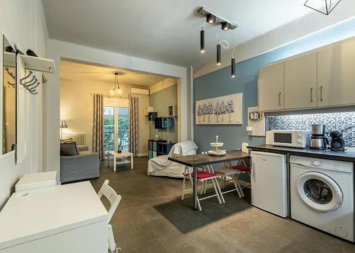 Ruby \' S Best Acropolis Apartment