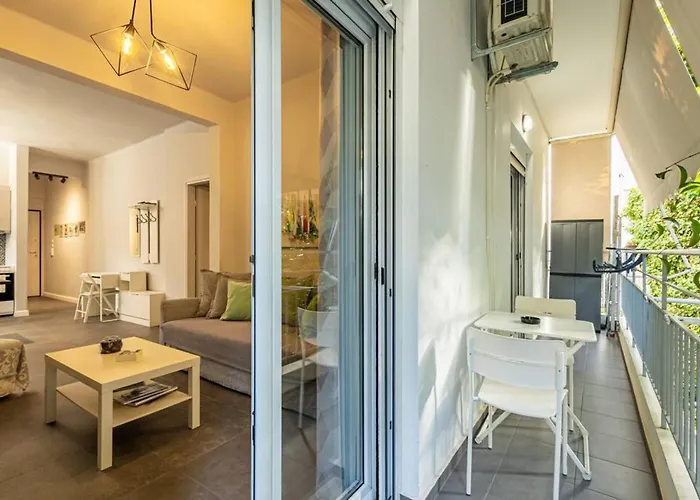 Ruby \' S Best Acropolis Apartment